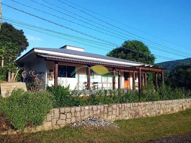 Casa com 360m² 3 quartos e 2 banheiros, à venda, no bairro Ribeirão da Ilha em Florianópolis