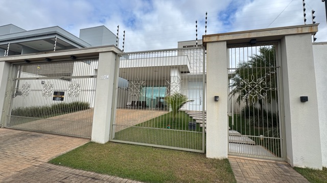 Casa com 600m², à venda, no bairro Aeroporto em Nova Mutum