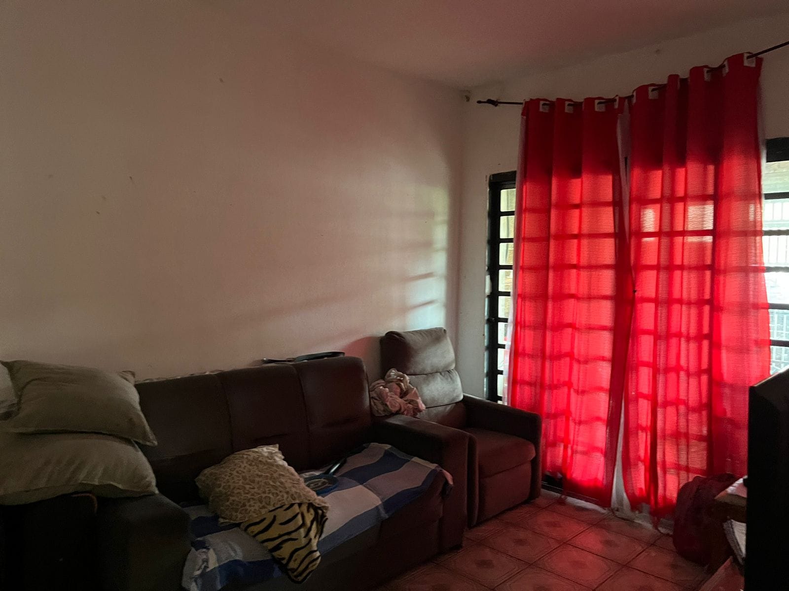 Casa à venda com 2 quartos, 80m² - Foto 2