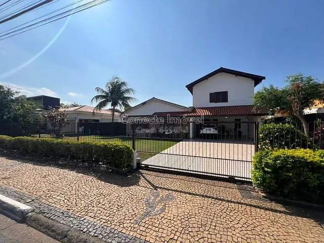 Casa com 1300m² 6 quartos e 5 banheiros, à venda, no bairro Centro em Holambra