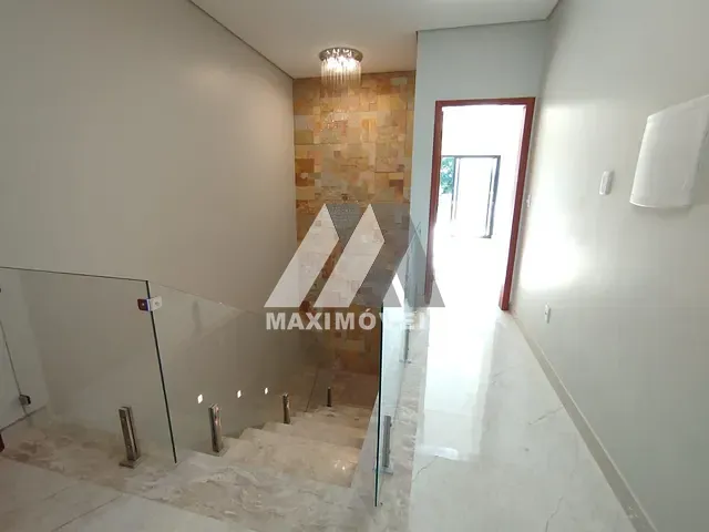 Casa 3 quartos e 3 banheiros, para alugar, no bairro Centro em Araçuaí