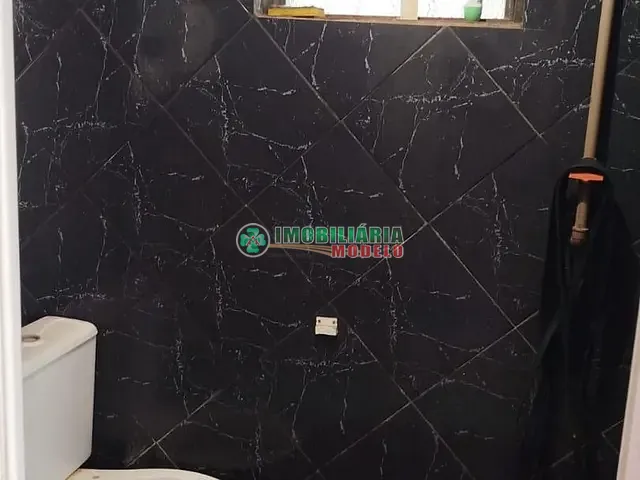 Casa 3 quartos e 1 banheiro, à venda, no bairro Centro em Canarana