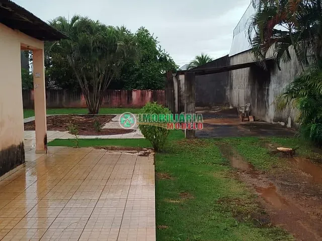 Casa 3 quartos e 1 banheiro, à venda, no bairro Centro em Canarana