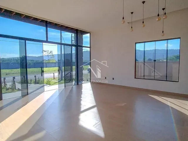 Casa com 381m² 3 quartos e 2 banheiros, à venda, no bairro Ubatiba em Maricá