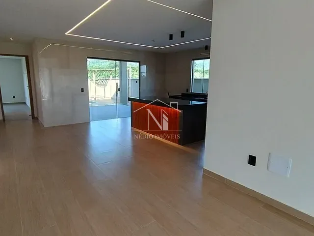 Casa com 381m² 3 quartos e 2 banheiros, à venda, no bairro Ubatiba em Maricá