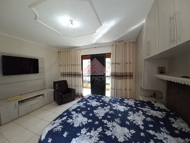 Casa com 125m² 4 quartos e 3 banheiros, à venda, no bairro Parque São Vicente em Mauá