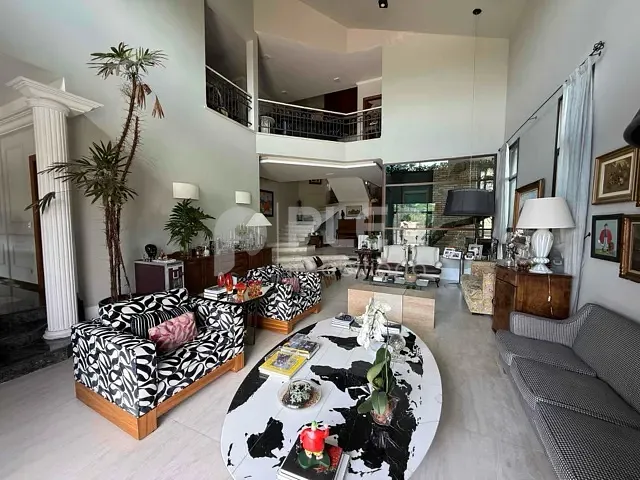 Casa com 608m² 4 quartos e 7 banheiros, à venda, no bairro Alphaville em Santana de Parnaíba