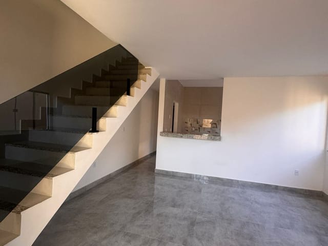 Casa 3 quartos e 3 banheiros, à venda, no bairro Jardim Mariléa em Rio das Ostras