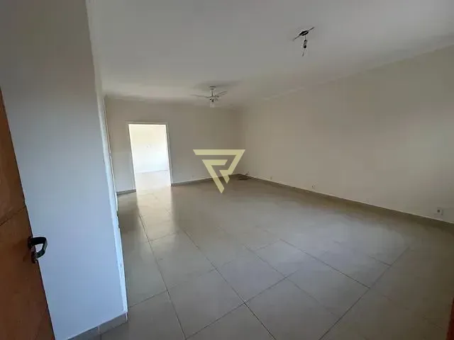 Casa com 460m² 3 quartos e 2 banheiros, à venda, no bairro Jardim Paiva em Ribeirão Preto