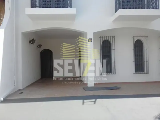 Casa com 300m², à venda ou para alugar, no bairro Vila Aeroporto Bauru em Bauru