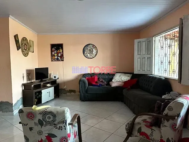 Casa 3 quartos e 2 banheiros, à venda, no bairro Olivença em Ilhéus
