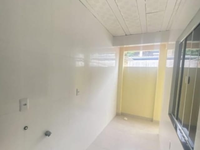 Casa 1 quarto e 1 banheiro, para alugar, no bairro claudio ribeiro em Rio das Ostras