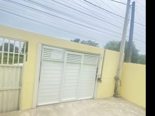 Casa 1 quarto e 1 banheiro, para alugar, no bairro claudio ribeiro em Rio das Ostras