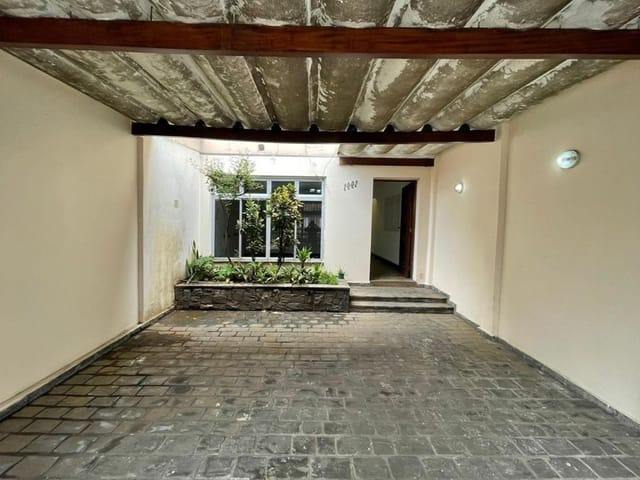 Casa com 140m² 3 quartos e 2 banheiros, à venda, no bairro Cambuci em São Paulo