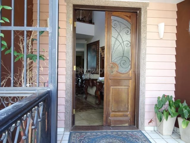Casa 5 quartos e 6 banheiros, à venda, no bairro Granville em Juiz de Fora