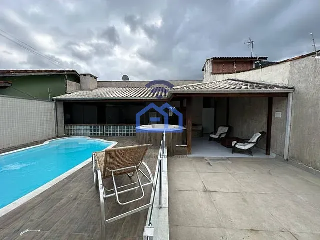 Casa com 250m² 3 quartos e 2 banheiros, à venda, no bairro Sumaré em Caraguatatuba