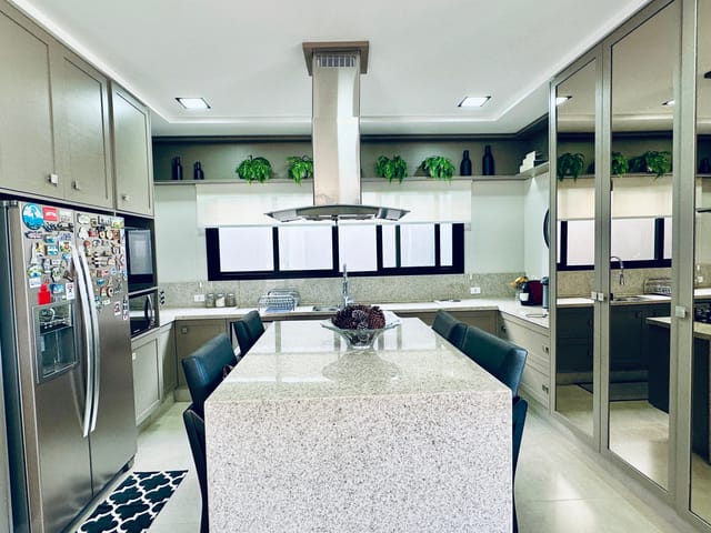 Foto do Casa - Sobrado no Mont Blanc, Zona 08, Maringá, PR | Benites & Gonzaga Imóveis