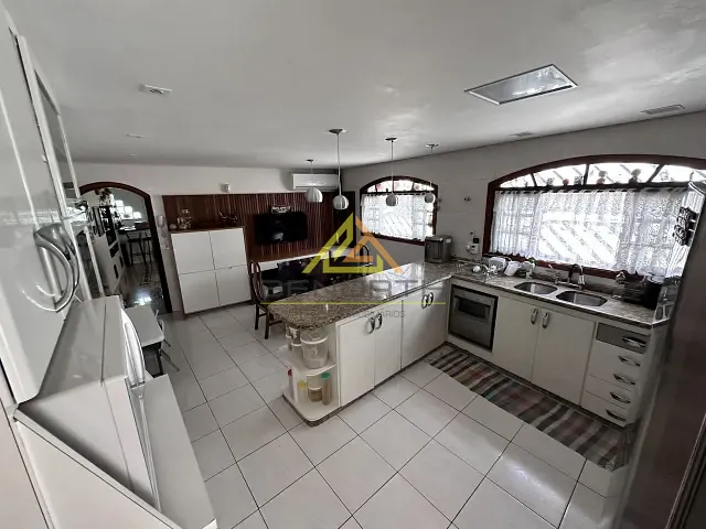 Casa 3 quartos e 3 banheiros, à venda, no bairro Vila Mariza Mazzei em São Paulo