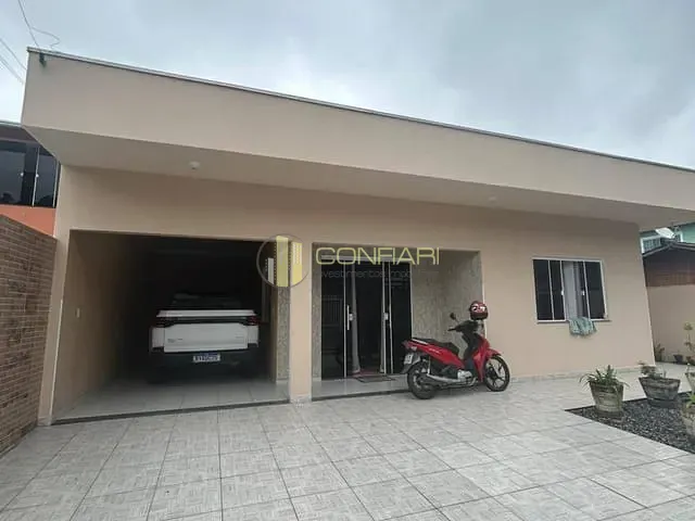 Casa com 260m² 2 quartos e 3 banheiros, à venda, no bairro Alto do São Bento em Itapema