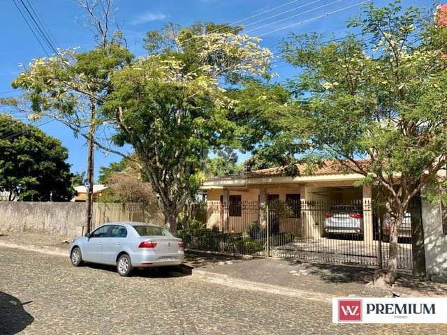 Casa com 525m² 3 quartos e 2 banheiros, à venda, no bairro Nova Rússia em Ponta Grossa
