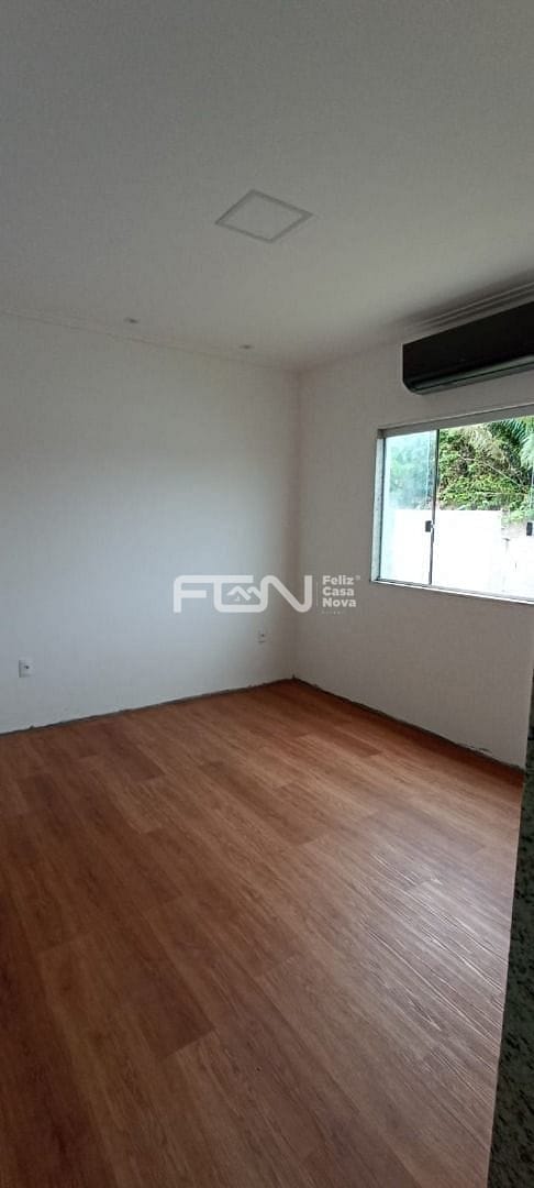 Casa à venda com 3 quartos, 10m² - Foto 9