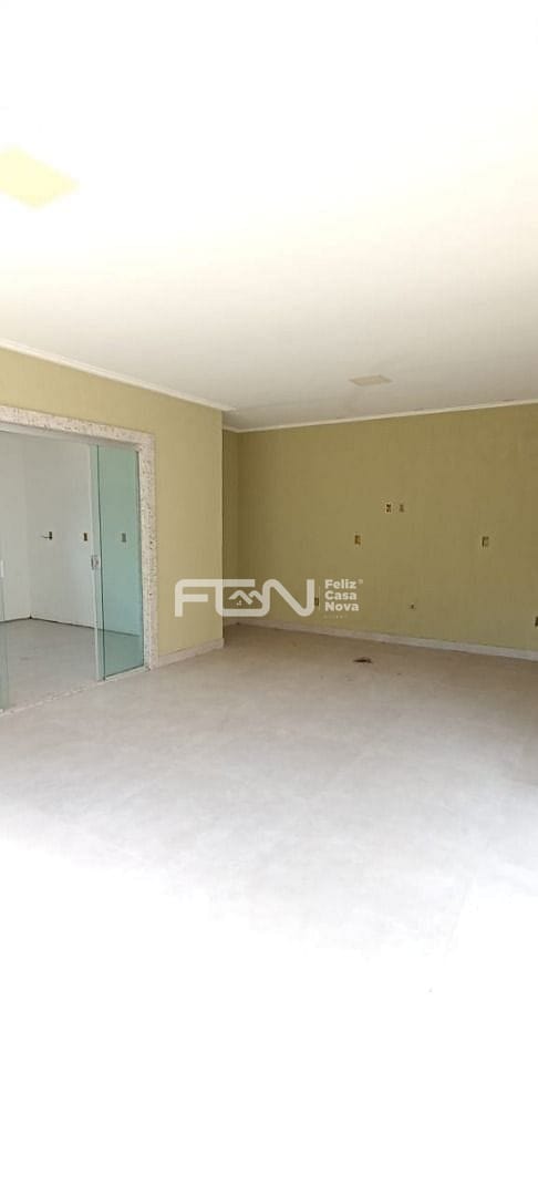 Casa à venda com 3 quartos, 10m² - Foto 2