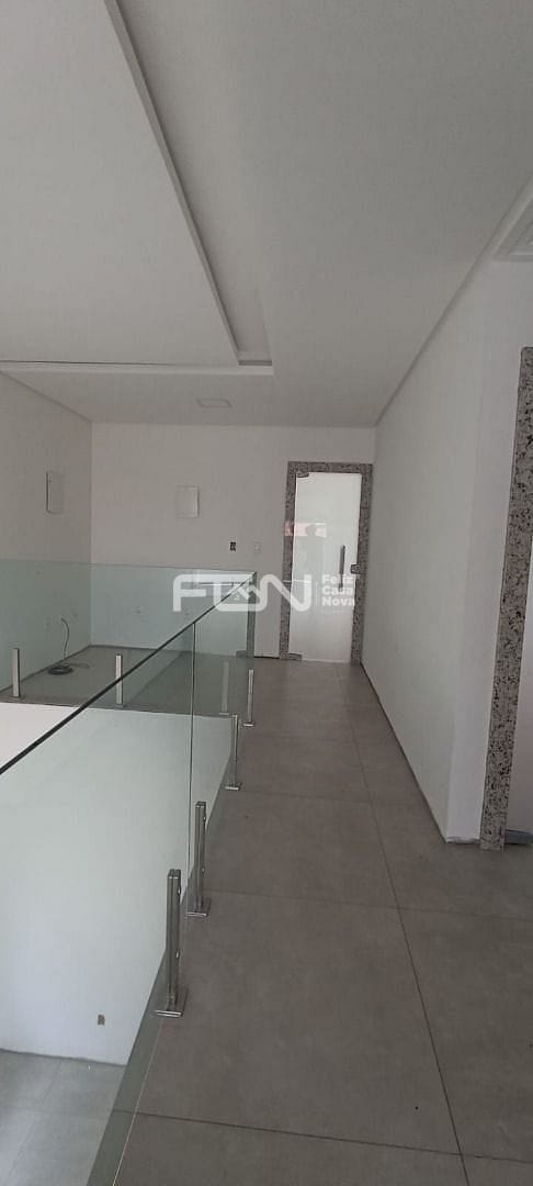 Casa à venda com 3 quartos, 10m² - Foto 14
