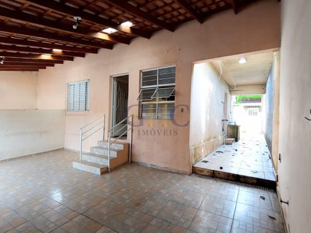 Casa com 270m² 3 quartos e 2 banheiros, à venda, no bairro Jardim Paulistano em Salto de Pirapora