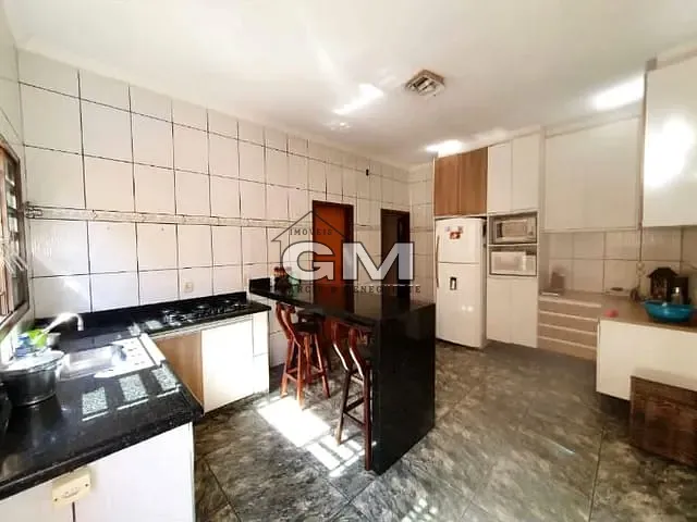 Casa com 336m² 3 quartos e 3 banheiros, à venda, no bairro Parque Residencial Cândido Portinari em Ribeirão Preto