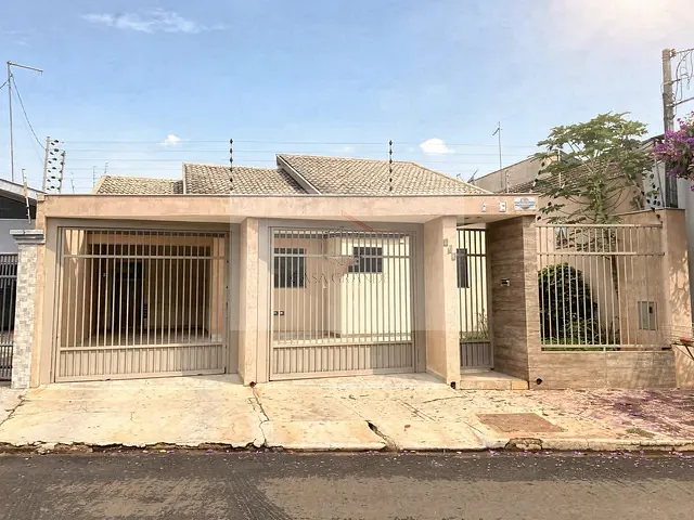 Casa com 200m² 3 quartos e 2 banheiros, para alugar, no bairro Cidade Verde em Rolândia