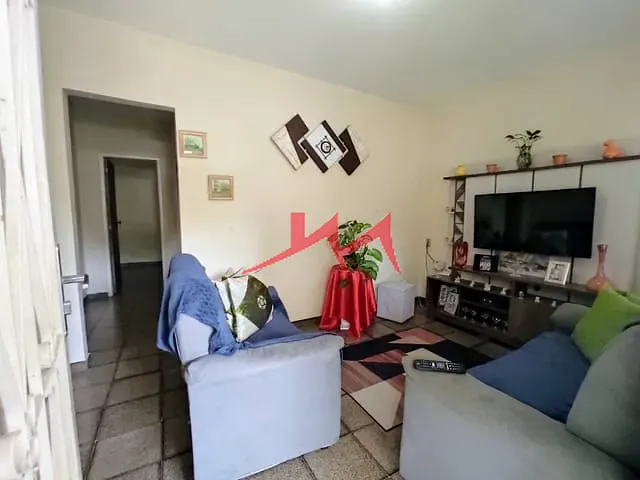 Casa com 450m² 3 quartos e 2 banheiros, à venda, no bairro Barracão em São Gonçalo