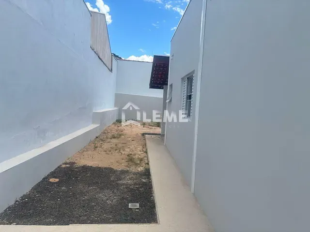 Casa com 250m² 2 quartos e 2 banheiros, à venda, no bairro Loteamento Residencial e Comercial Jardim Lago dos Ipês em Mococa