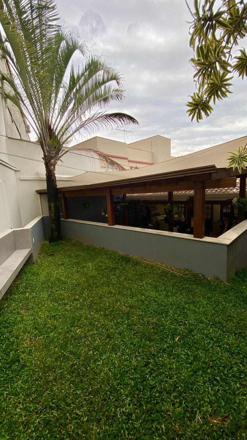 casa à venda com aproximadamente 300 m², 2 pavimentos e 4 vagas no Bairro Ouro Preto – Belo Horizonte/MG