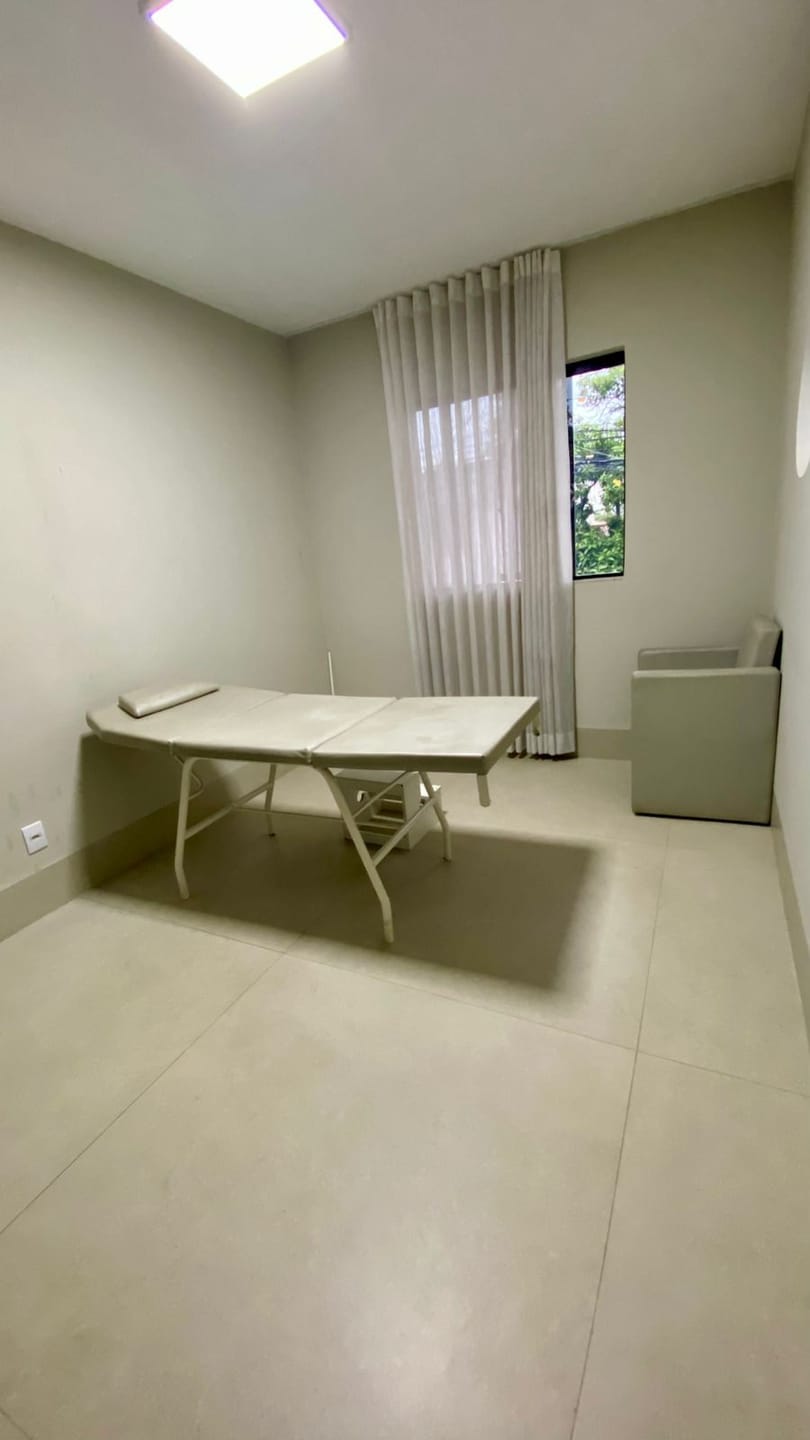 casa à venda com aproximadamente 300 m², 2 pavimentos e 4 vagas no Bairro Ouro Preto – Belo Horizonte/MG