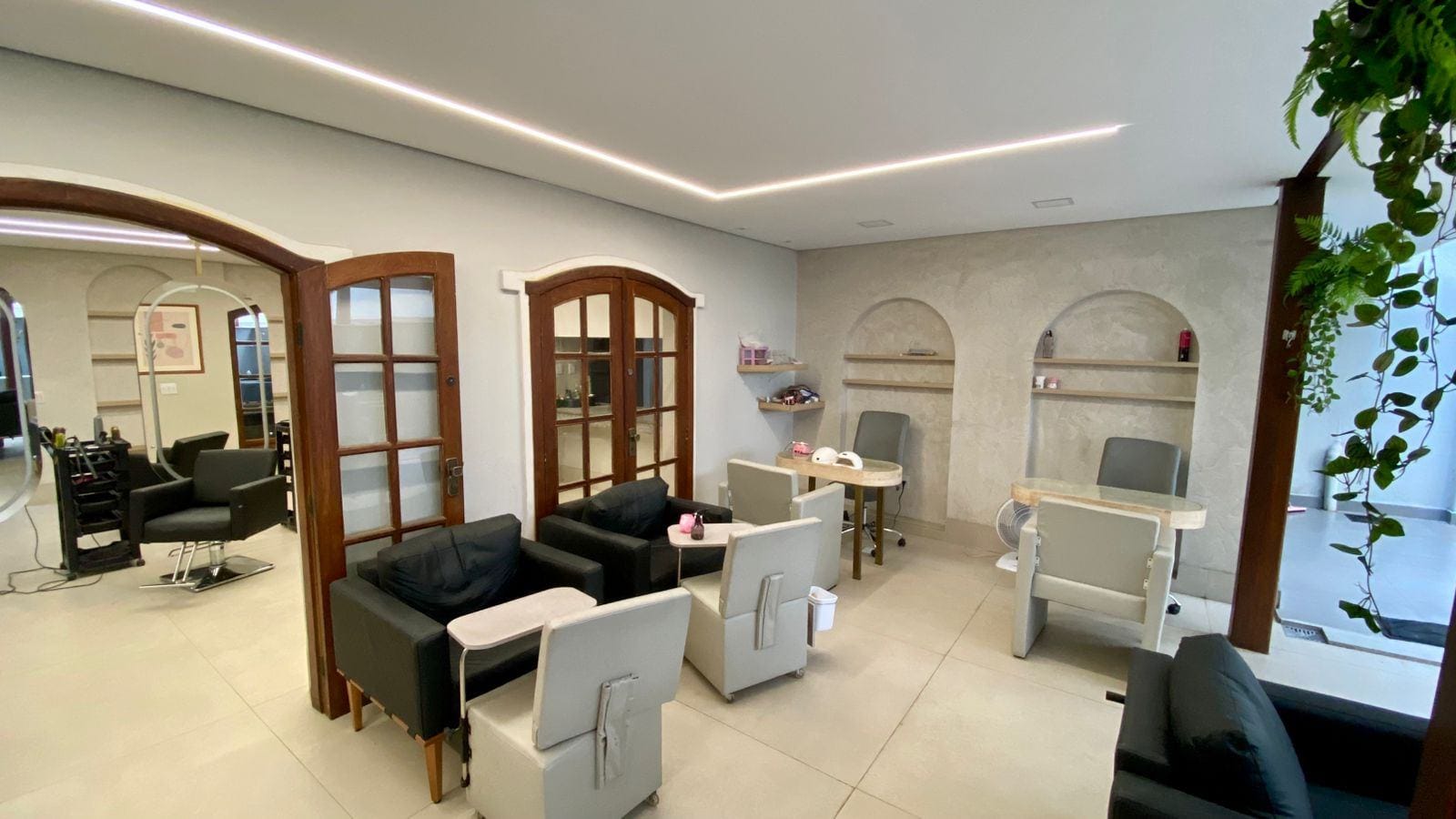 casa à venda com aproximadamente 300 m², 2 pavimentos e 4 vagas no Bairro Ouro Preto – Belo Horizonte/MG