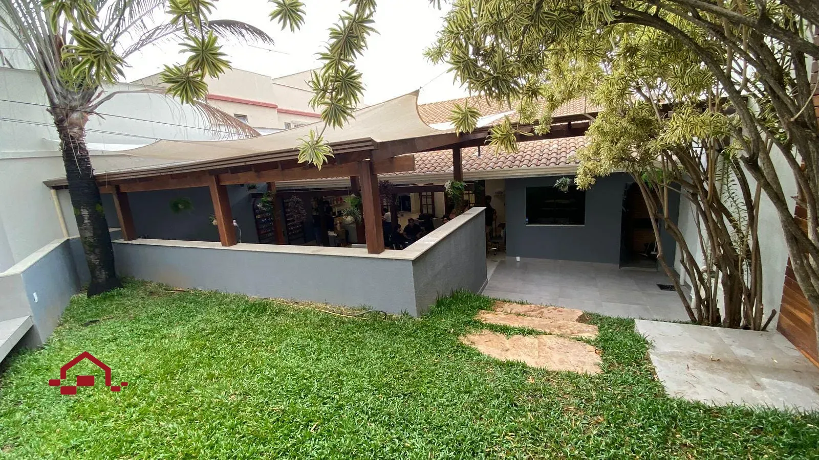 Casa, 1 quarto, 217 m² - Foto 1