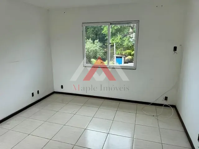 Casa com 370m² 4 quartos e 5 banheiros, à venda, no bairro Itaipu em Niterói