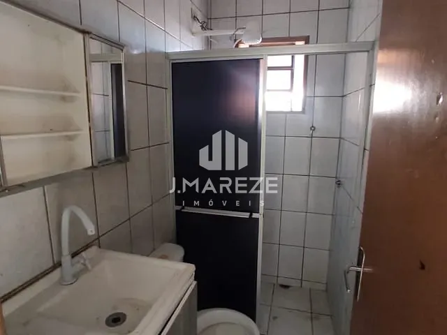 Casa com 202m² 2 quartos e 1 banheiro, para alugar, no bairro Núcleo Habitacional Colonial em Apucarana