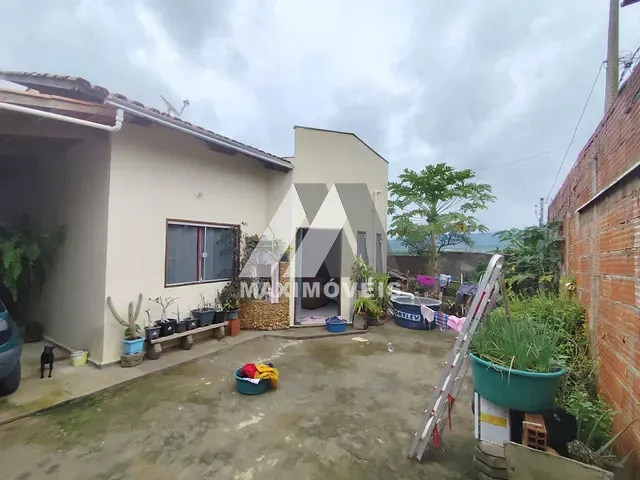 Casa com 194m² 2 quartos e 1 banheiro, à venda, no bairro Alto paraíso em Araçuaí
