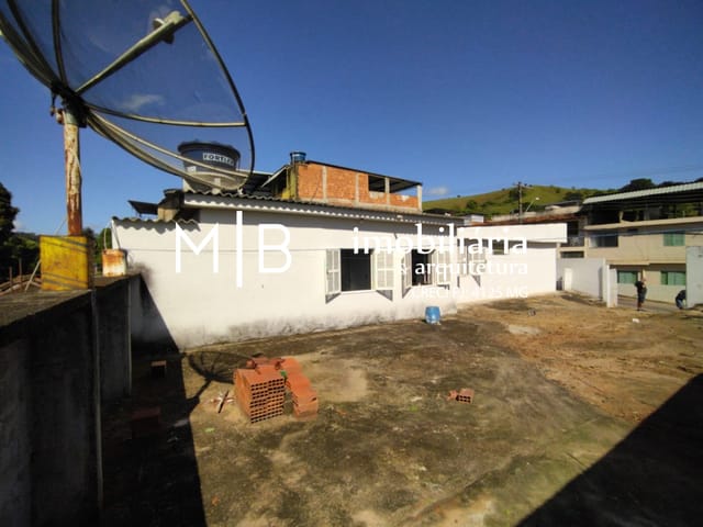 Casa com 342m² 4 quartos e 3 banheiros, à venda, no bairro LEONARDO em CATAGUASES