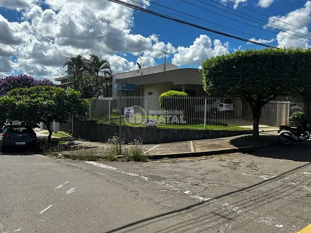 Casa com 370m², à venda, no bairro Aurora em Londrina