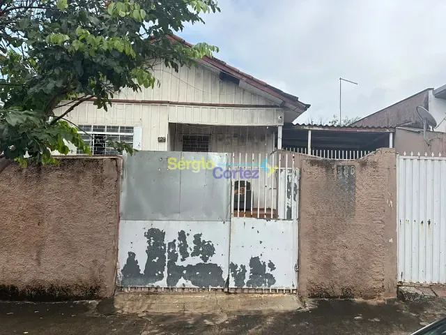 Casa com 312m² 3 quartos e 2 banheiros, à venda, no bairro Vila Larsen 1 em Londrina