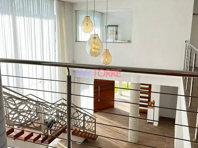 Casa com 744m² 4 quartos e 4 banheiros, à venda, no bairro Olivença em Ilhéus