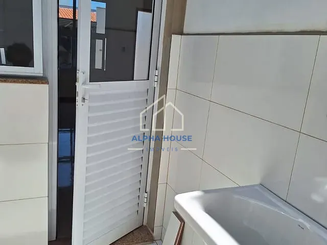 Casa 2 quartos e 1 banheiro, à venda, no bairro Loteamento Residencial e Comercial Flamboyant em Pindamonhangaba
