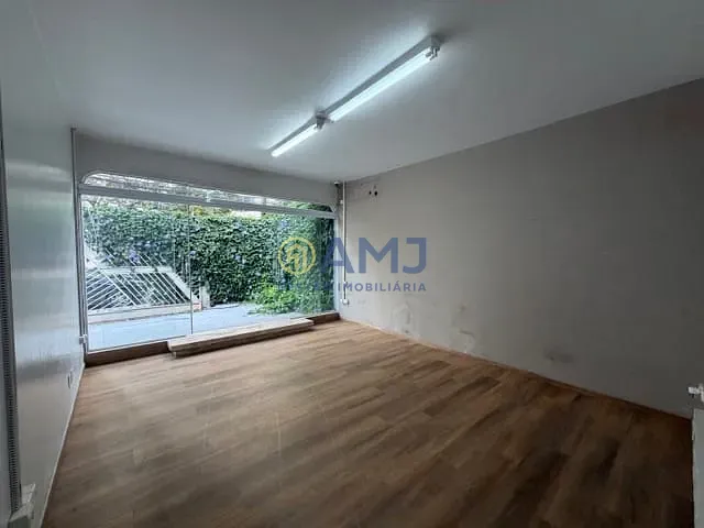 Casa com 390m² 4 quartos e 3 banheiros, para alugar, no bairro Setor Nova Suiça em Goiânia