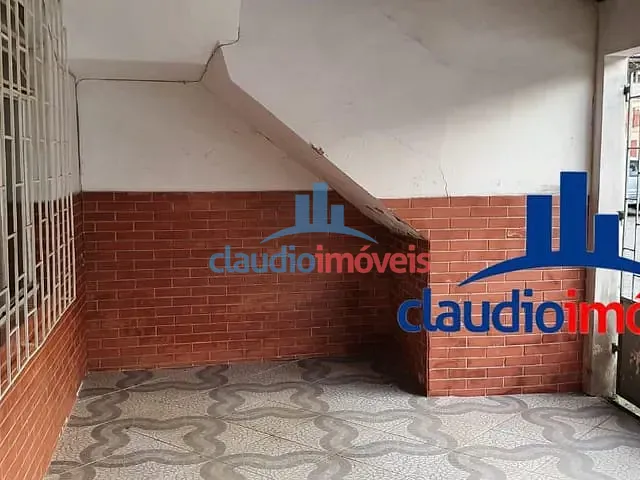 Casa 2 quartos e 1 banheiro, à venda, no bairro Centro em Barra Mansa