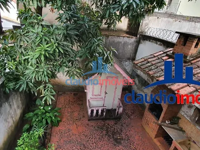 Casa 2 quartos e 1 banheiro, à venda, no bairro Centro em Barra Mansa