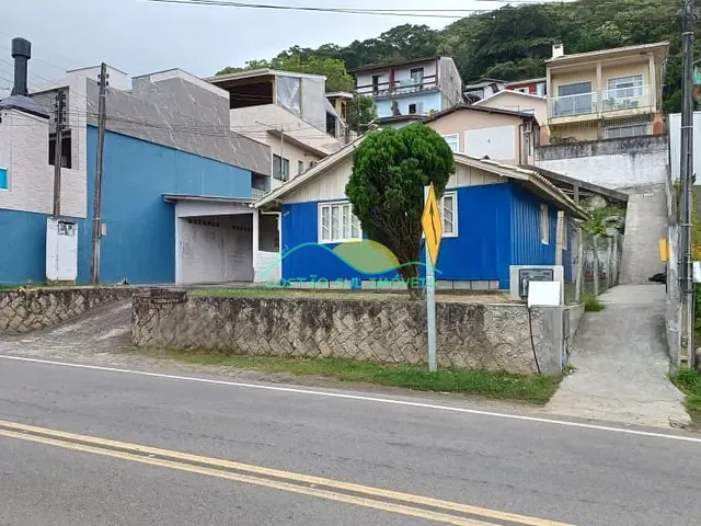 Casa com 328m² 3 quartos e 1 banheiro, à venda, no bairro Armação do Pântano do Sul em Florianópolis