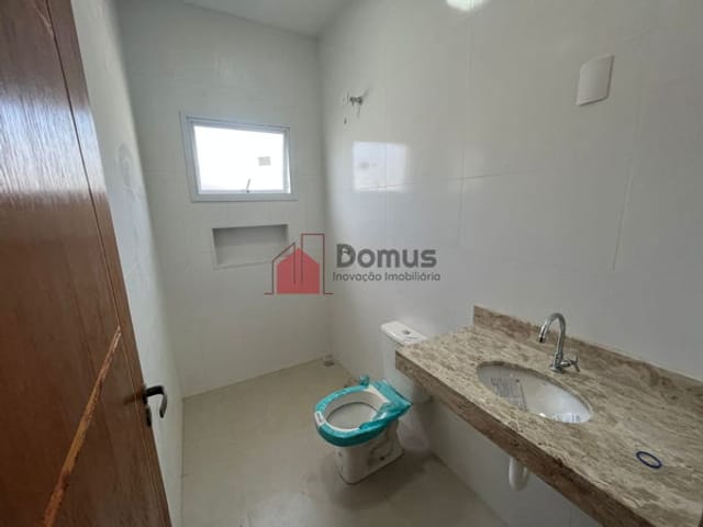 Casa com 176m², à venda, no bairro Res. Santa Clara em Pindamonhangaba