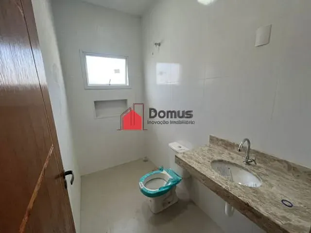 Casa com 176m², à venda, no bairro Res. Santa Clara em Pindamonhangaba